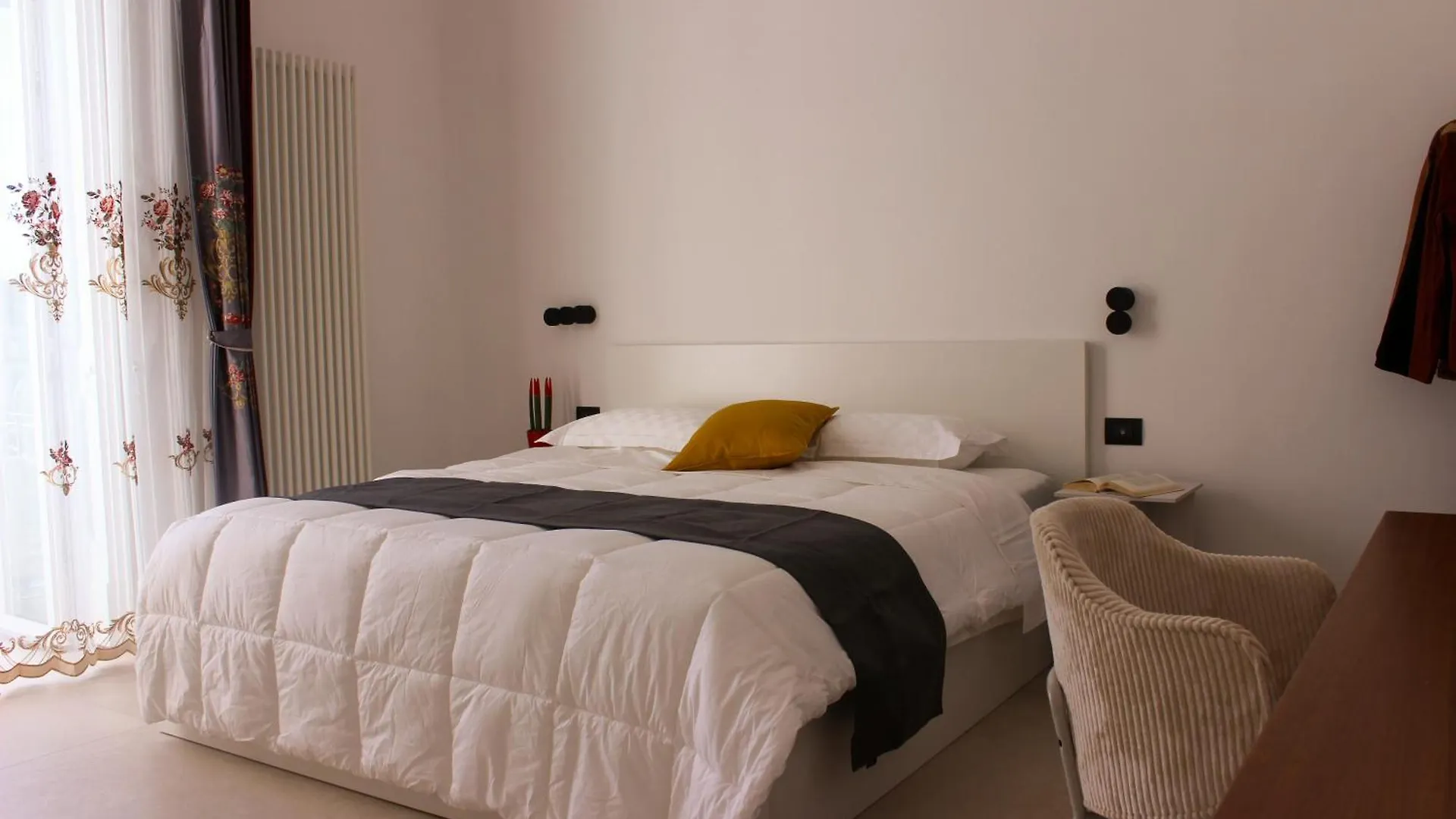 Trentanove Bed & Breakfast Naples 0*,  Italy